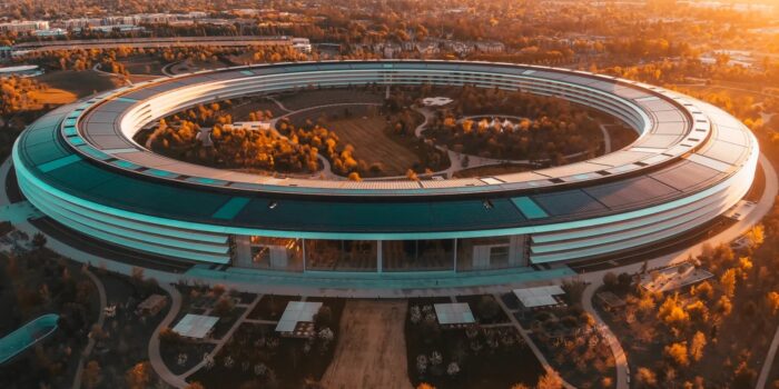Apple Park στο Cupertino, παράδειγμα σύγχρονης αρχιτεκτονικής με κυκλικό και computational σχεδιασμό