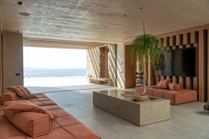 SJ Hotel – Frameless systems by AVATON