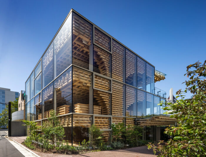 AEAJ Green Terrace με minimal frame συστήματα και  architectural glazing systems.